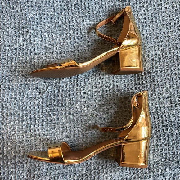 Steve Madden shiny gold irenee strappy heel - Picture 3 of 7